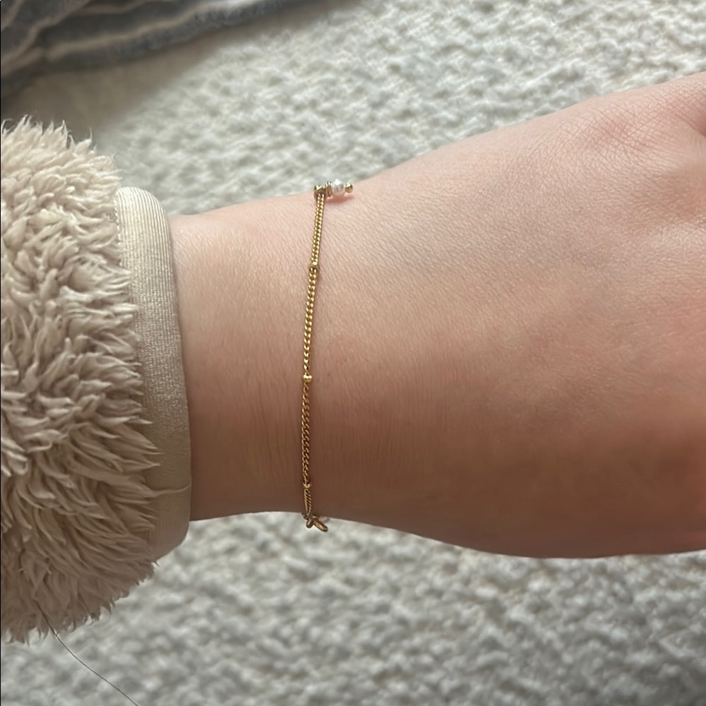 Elegant Gold Bracelet